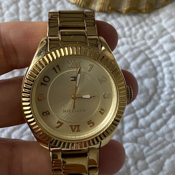 Tommy Hilfiger Ladies-Girls Gold Tone Watch Preowned main image 5